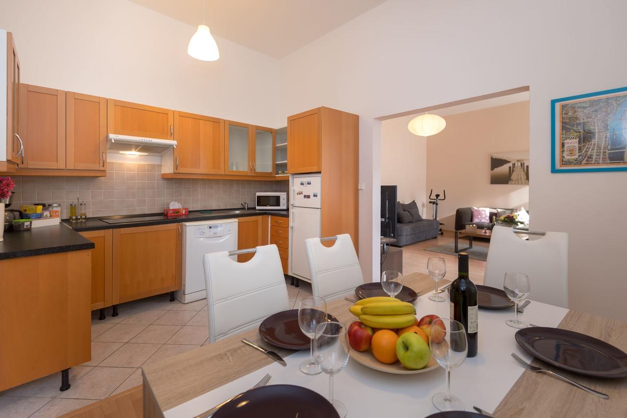 Spacious Apartments In The Heart Of Prag Exteriör bild