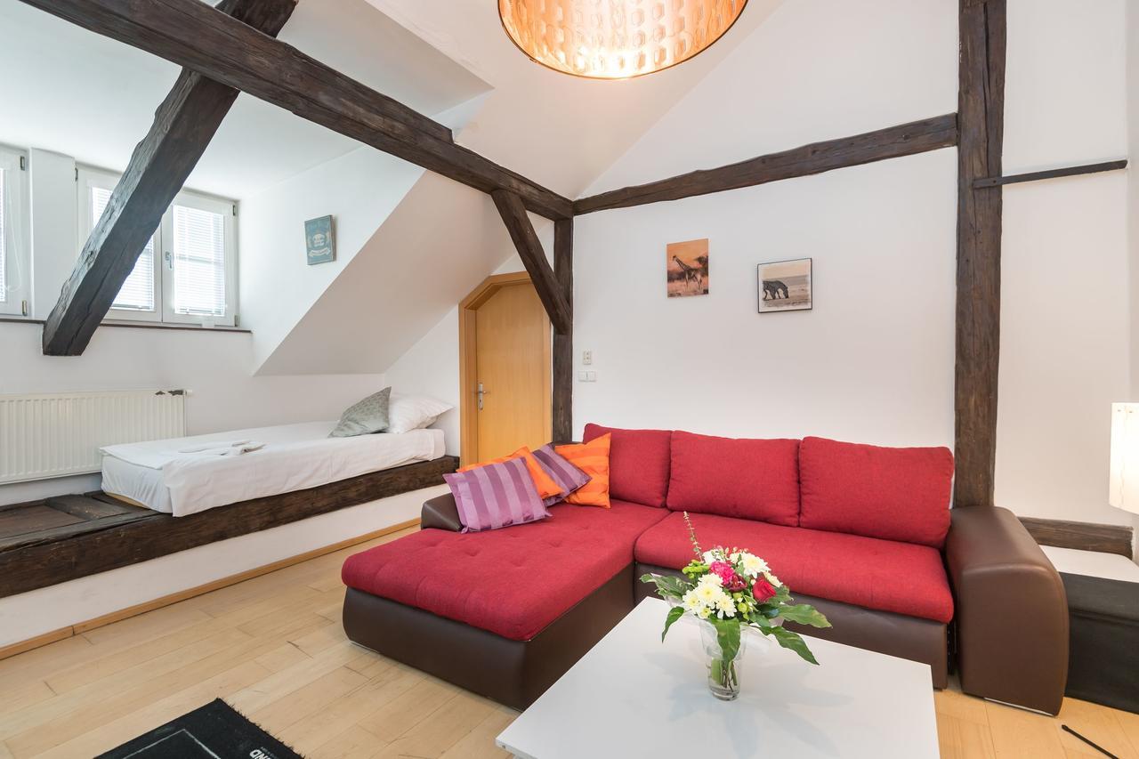 Spacious Apartments In The Heart Of Prag Exteriör bild