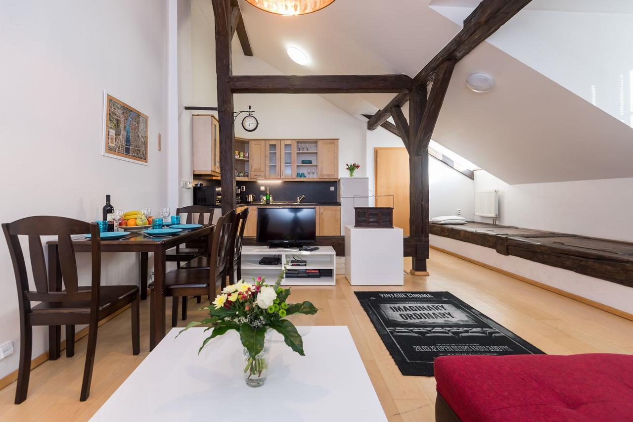 Spacious Apartments In The Heart Of Prag Exteriör bild