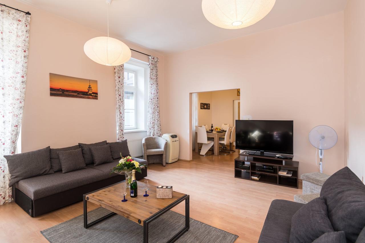 Spacious Apartments In The Heart Of Prag Exteriör bild