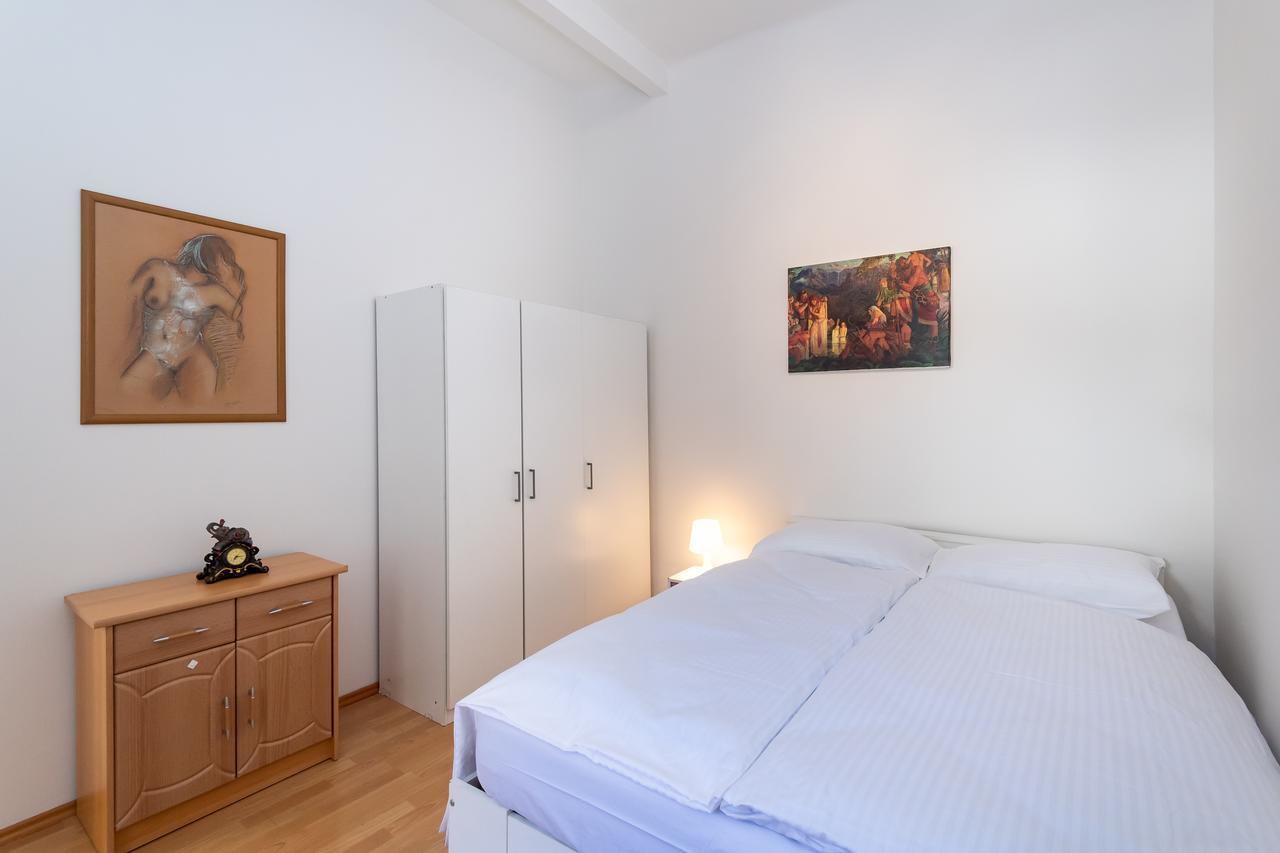 Spacious Apartments In The Heart Of Prag Rum bild